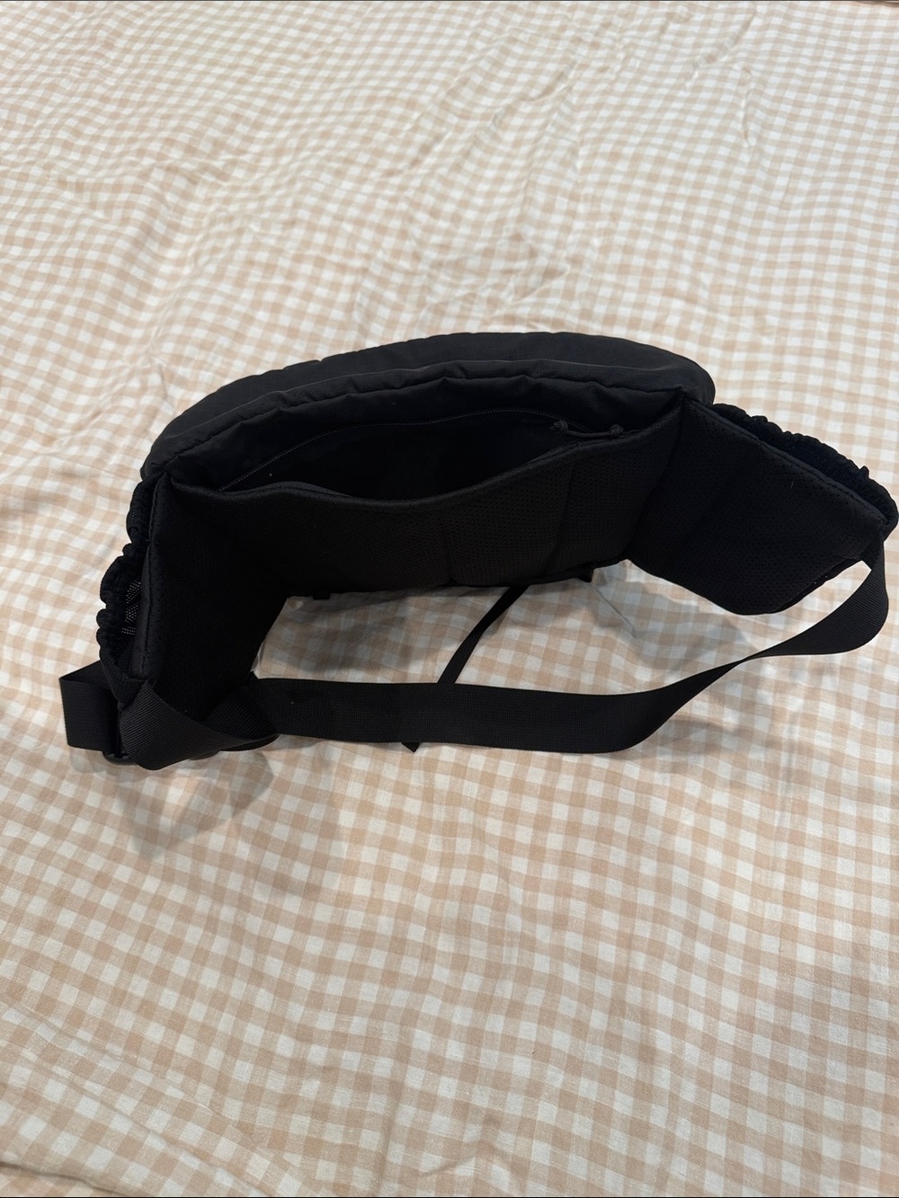 REI Black Waist Pack with Front Zipper Pocket - Picture 2 of 4